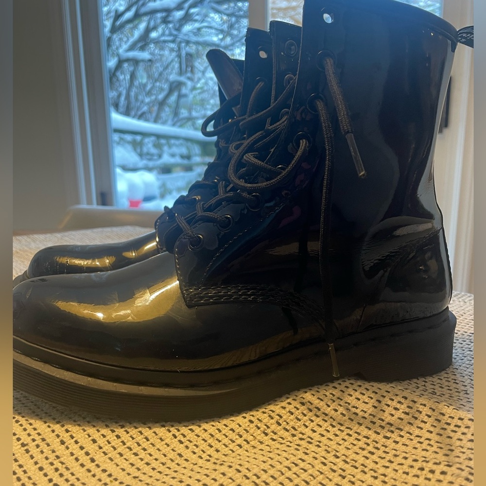 Dr. Martens Patent Black 8 hole boots